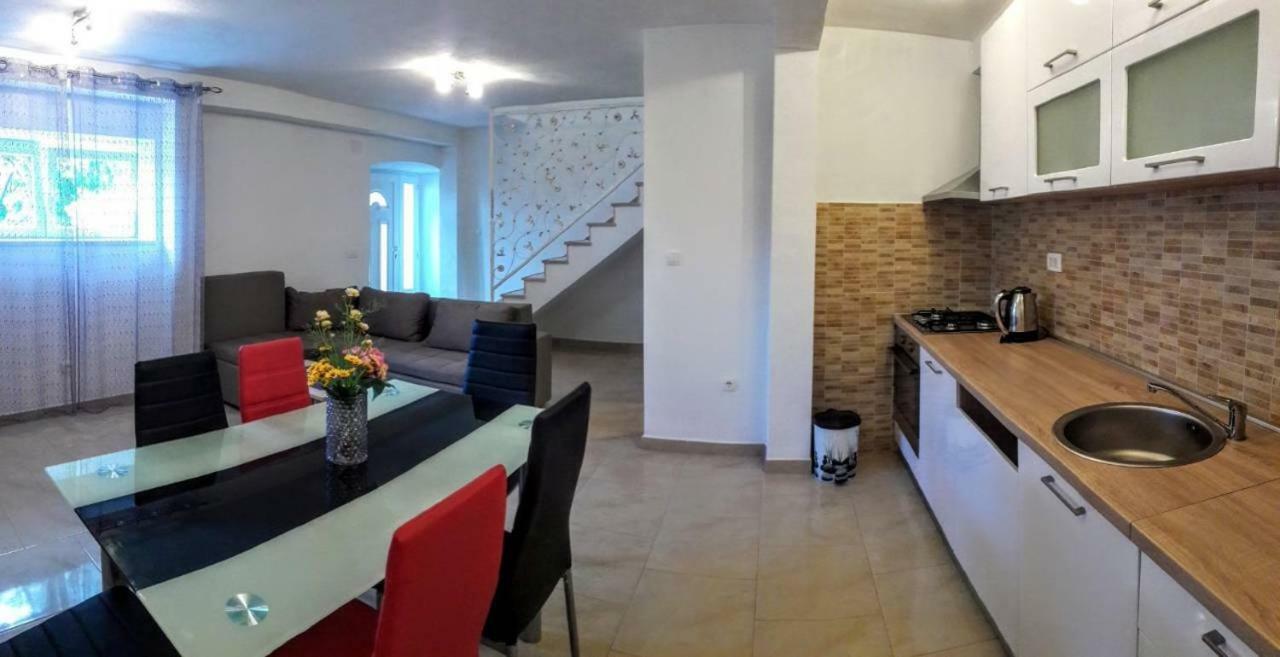 Holiday Apartments Maslina Paho Babino Polje Екстер'єр фото